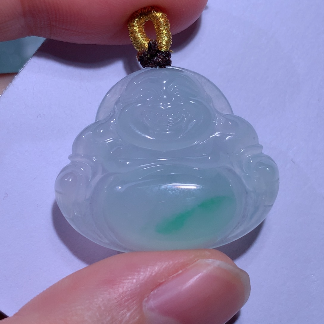 翡翠颈饰未镶嵌佛公