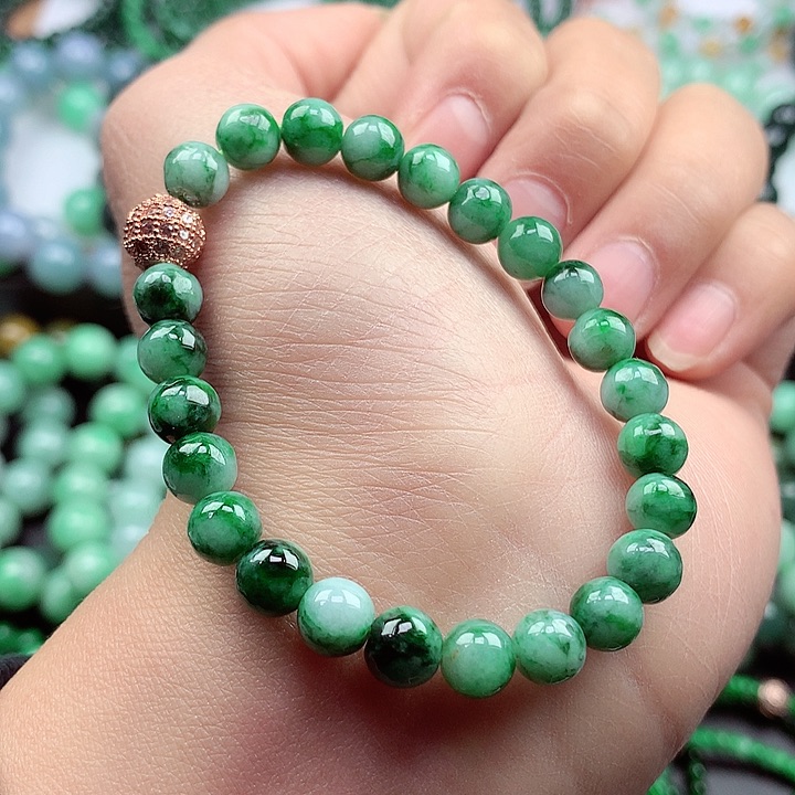 翡翠颈饰未镶嵌手串