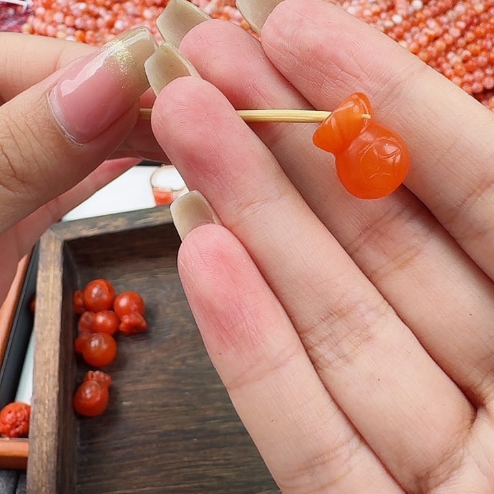 南红玛瑙保山哑光小钱袋未镶嵌