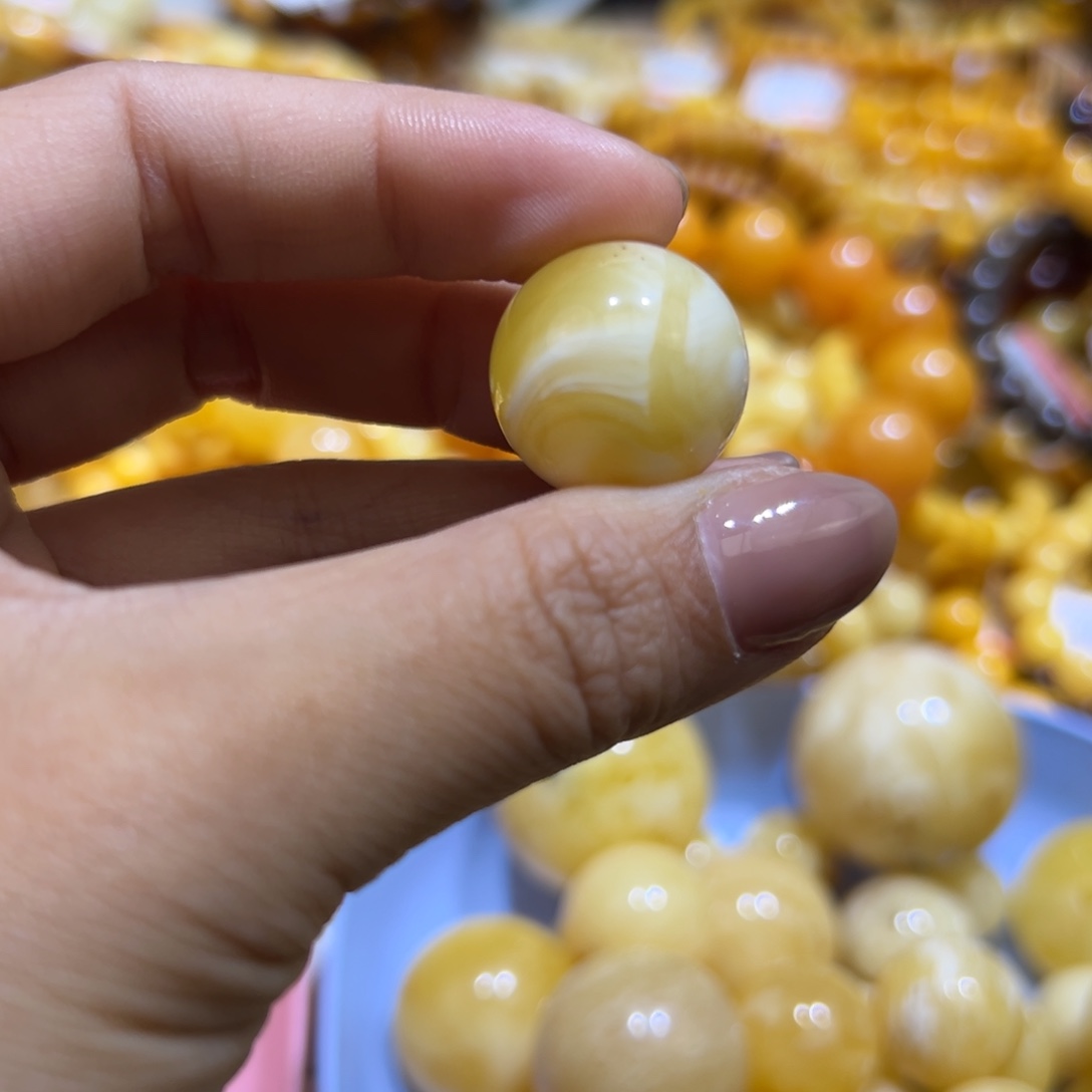 琥珀珠宝奇石未镶嵌