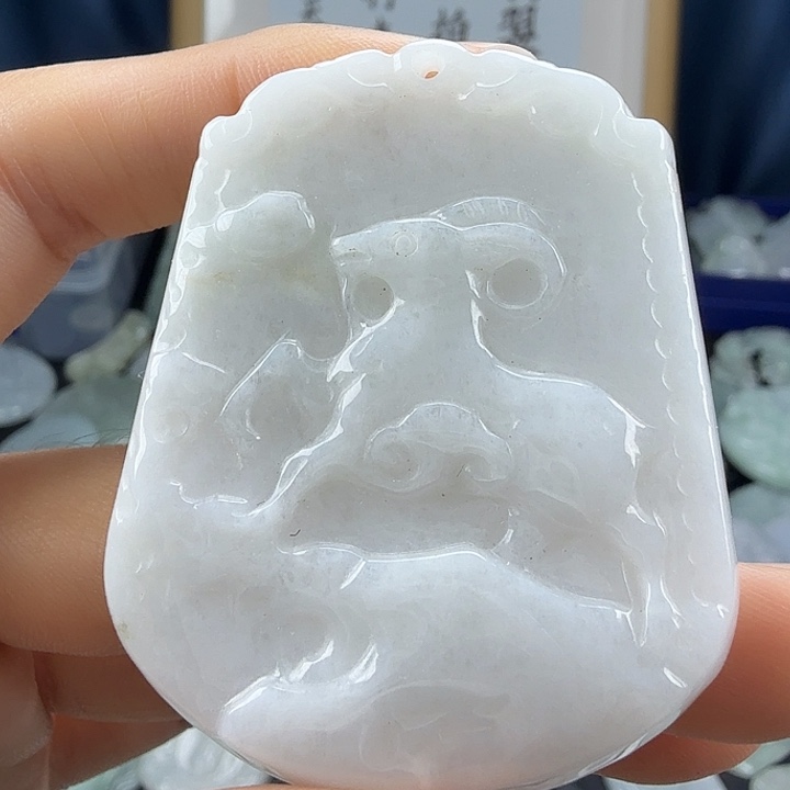 翡翠未镶嵌颈饰翡翠