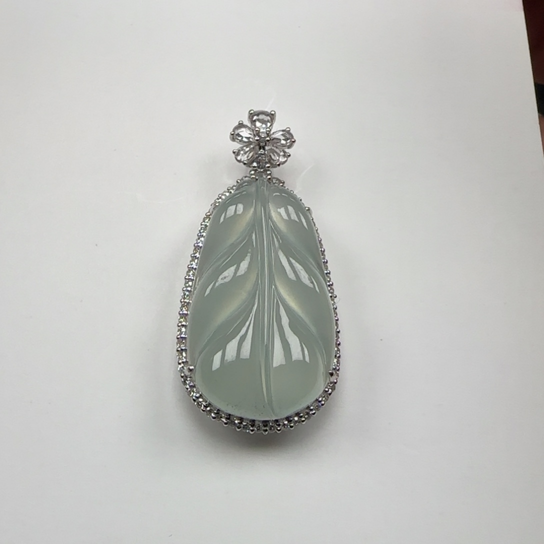 翡翠颈饰18K金镶嵌六块腹肌金枝玉叶