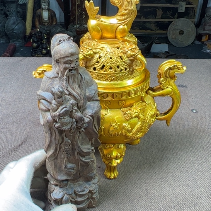 精品摆件工艺品等