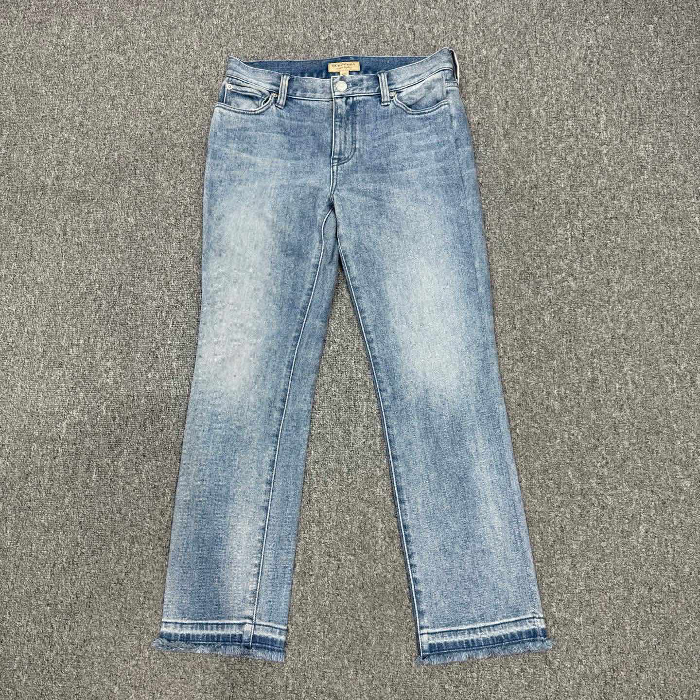 95新 BURBERRY/博柏利 14676772 nz 蓝色皮牌logo牛仔裤 27码