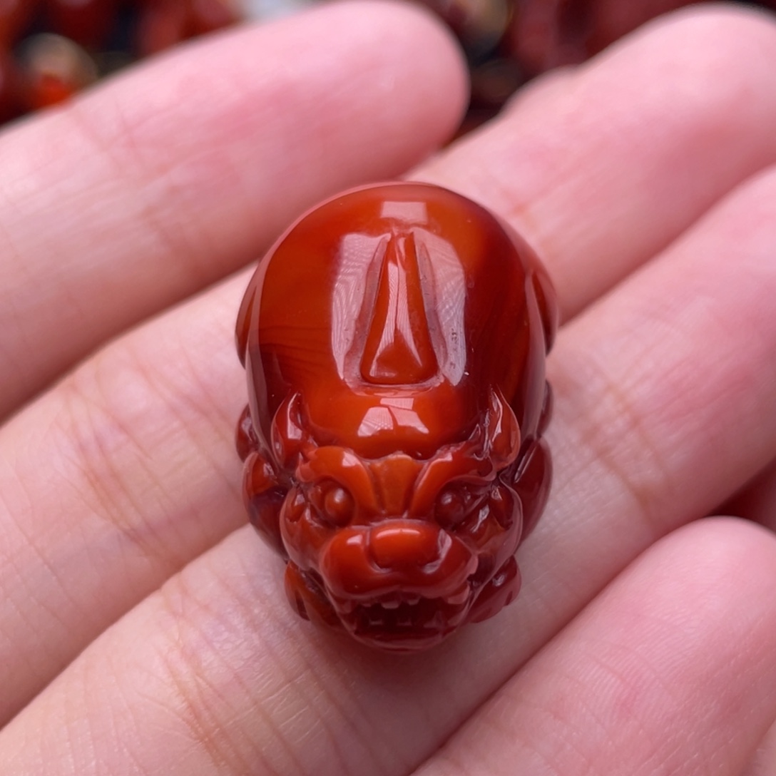 南红玛瑙未镶嵌珠宝奇石貔貅吊坠