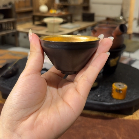 景德镇鱼和熊手工陶艺