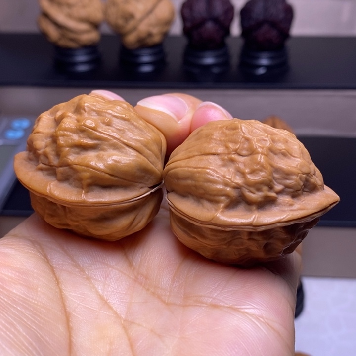 文玩核桃把件云纹桃心70