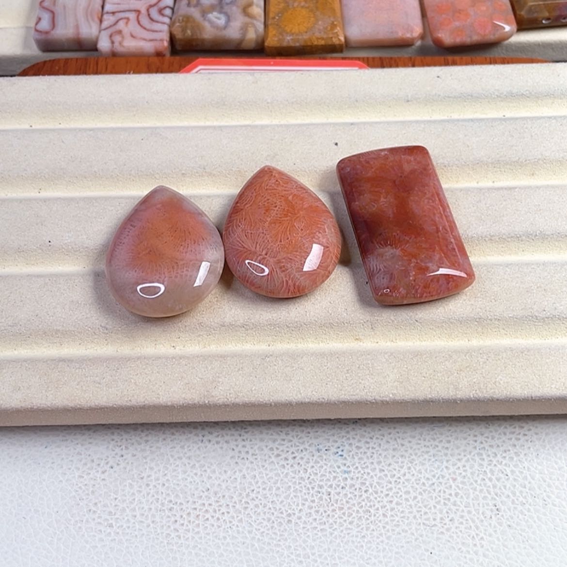 【闪购商品】硅化玉吊坠(赠链)未镶嵌.*