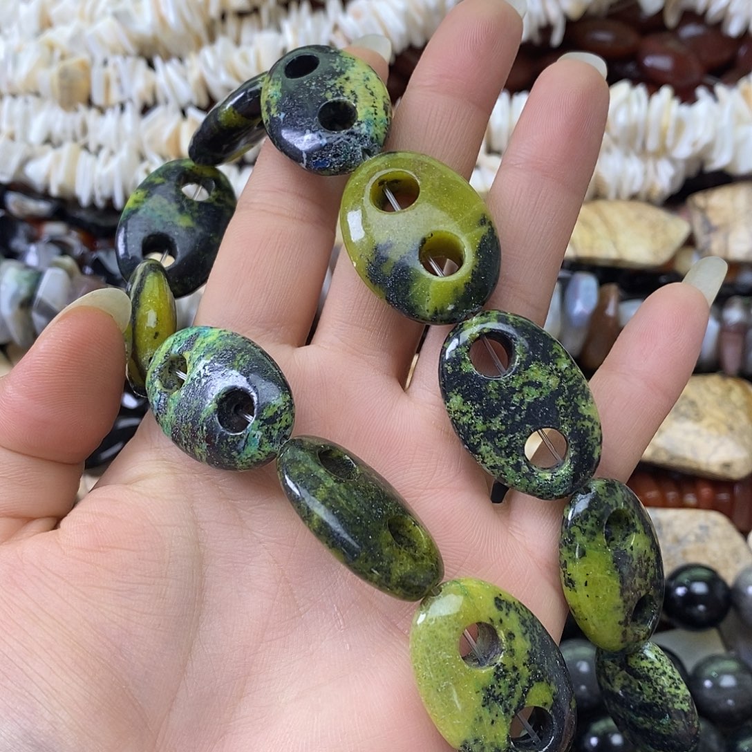 玛瑙/玉髓未镶嵌珠宝半成品猪鼻一条