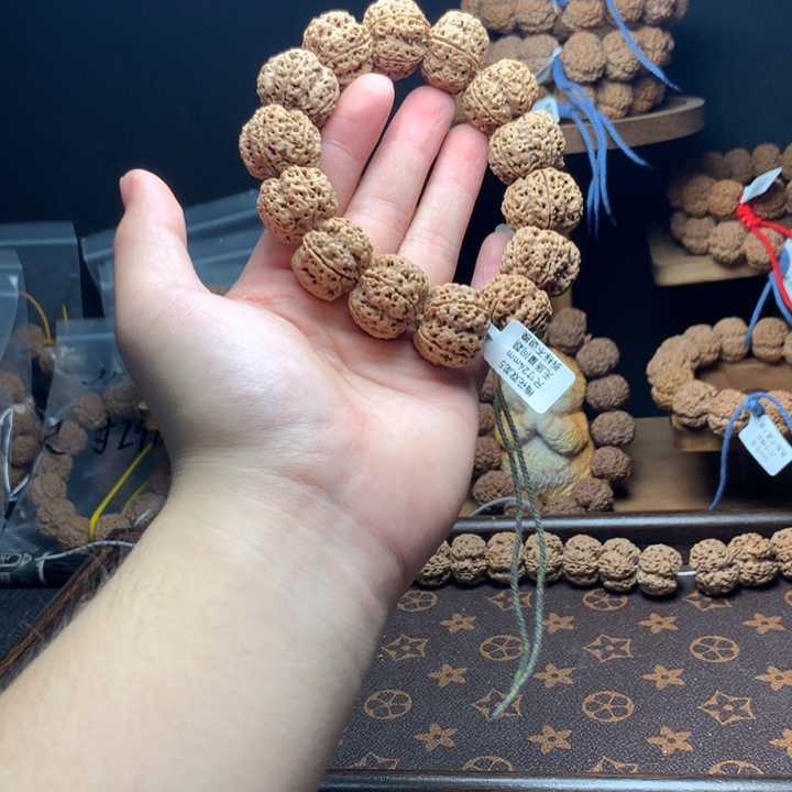 金刚菩提吊坠古龙蜂窝梅花双龙头货24mm