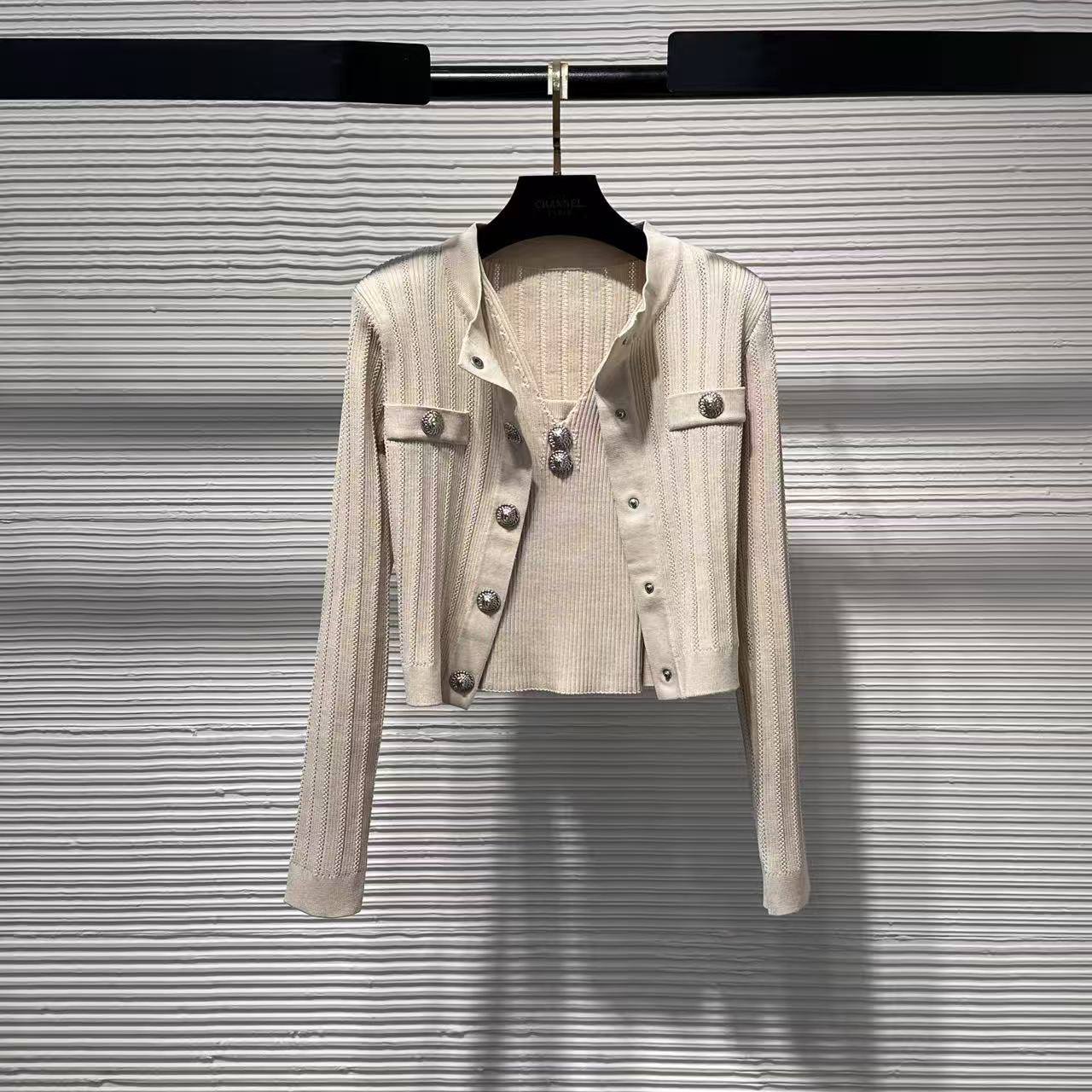 【Da Yang】25针织常规款毛针织衫长袖气质开衫修身轻奢B242