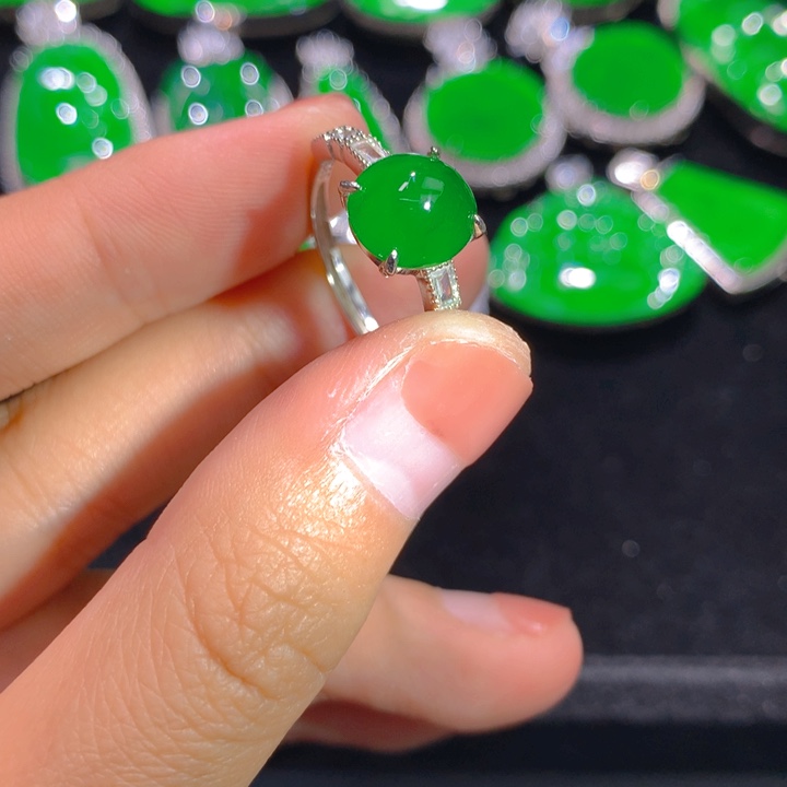 翡翠银S925镶嵌戒指一个