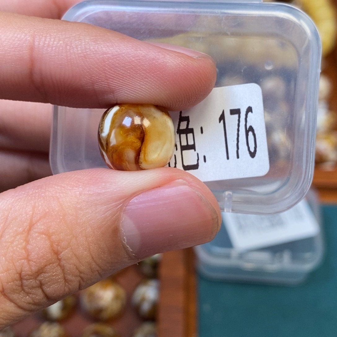 猴头核桃把件沁色圆珠老型176