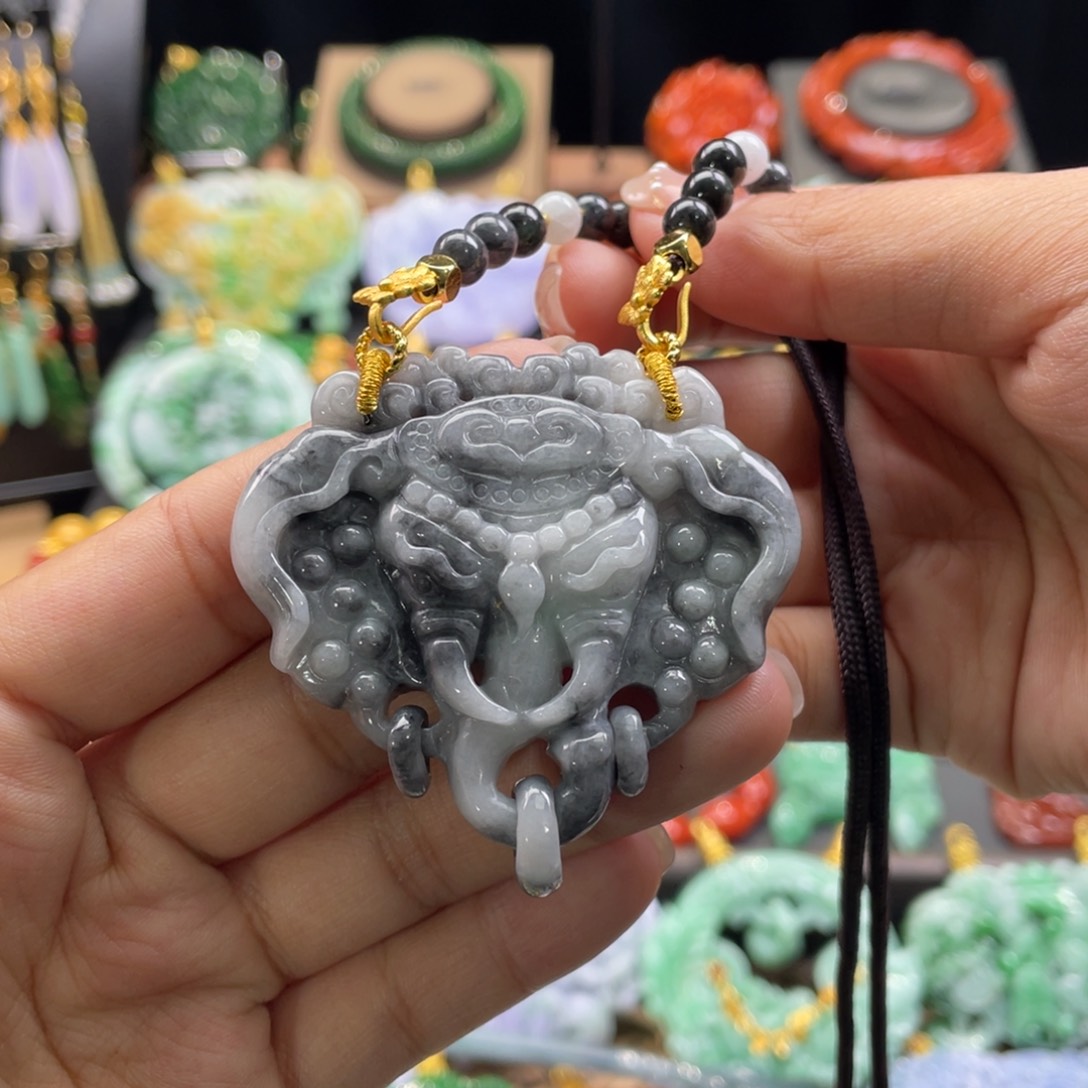 翡翠颈饰未镶嵌代编织