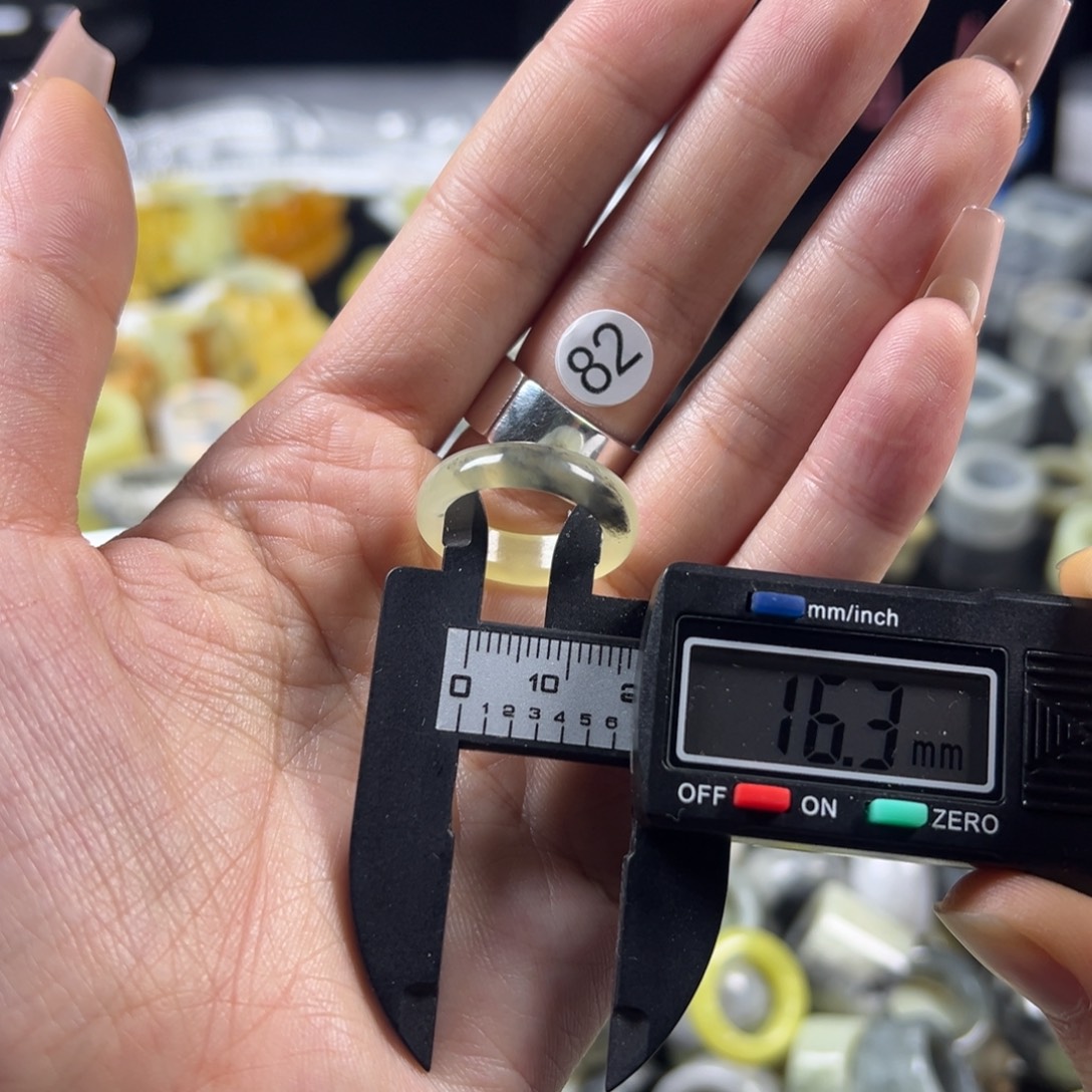 蛇纹石玉未镶嵌戒指