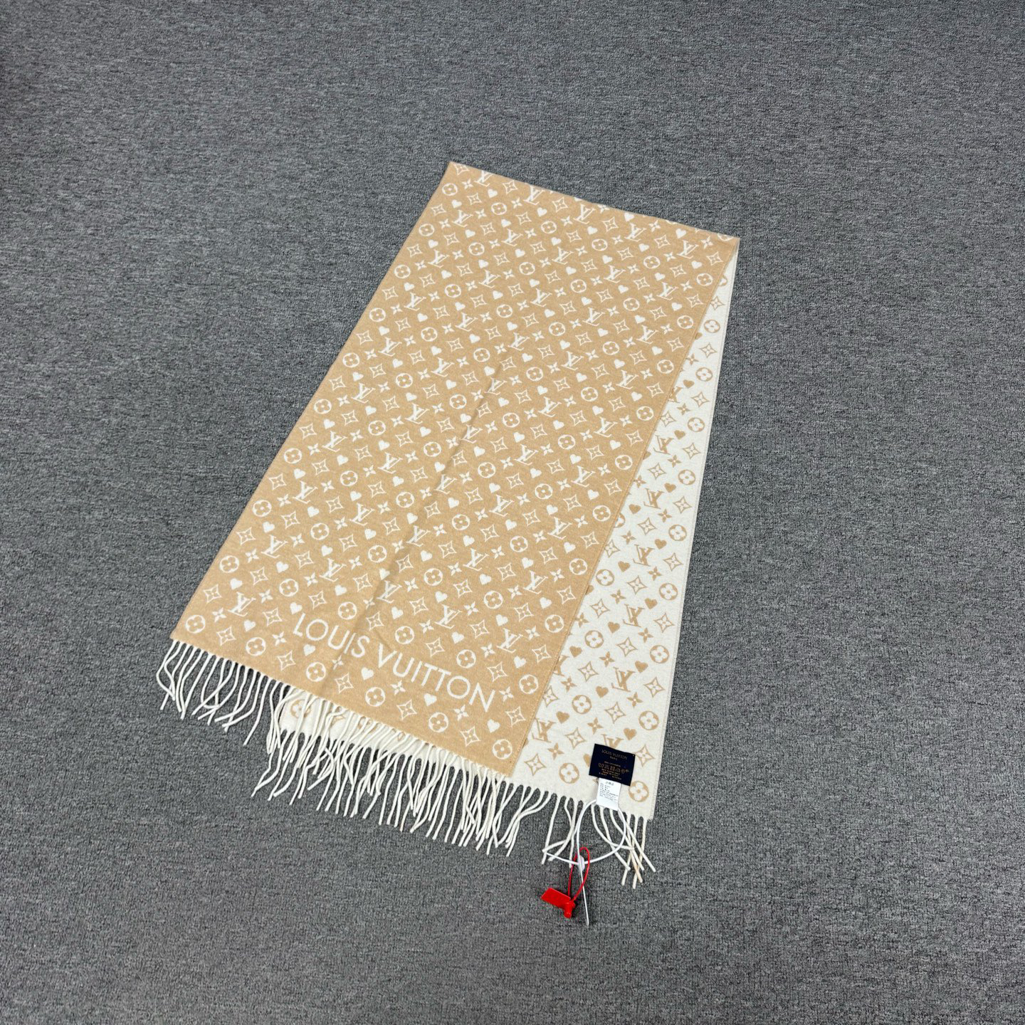 99新 LouisVuitton/路易威登 羊绒 满印老花 流苏 双面 围巾