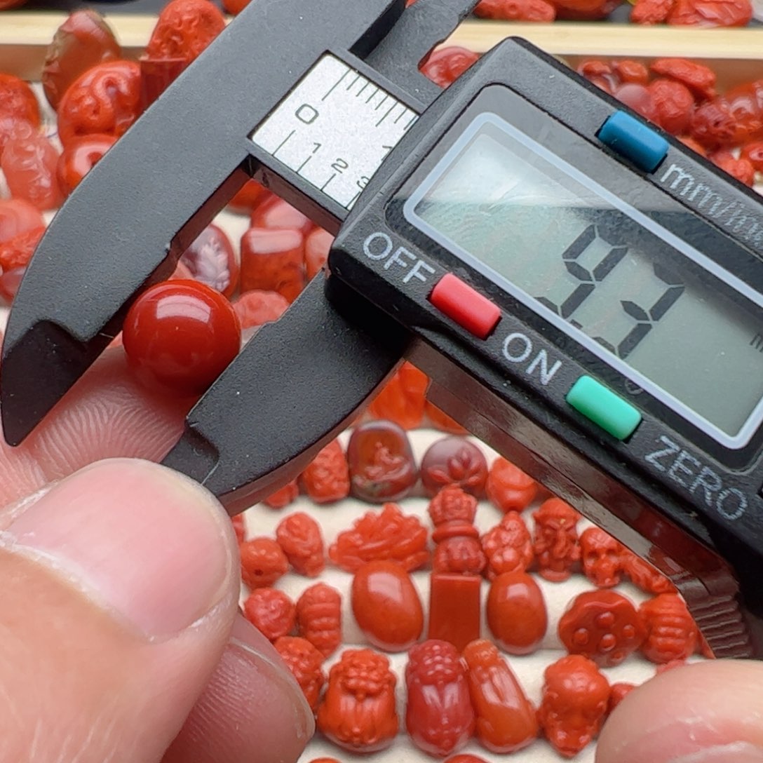 南红玛瑙配饰未镶嵌