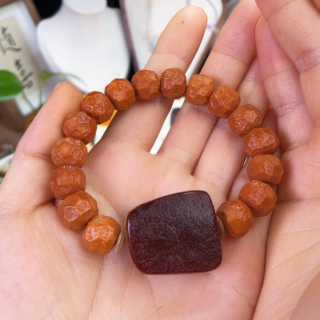 琥珀珠宝奇石未镶嵌^*^。