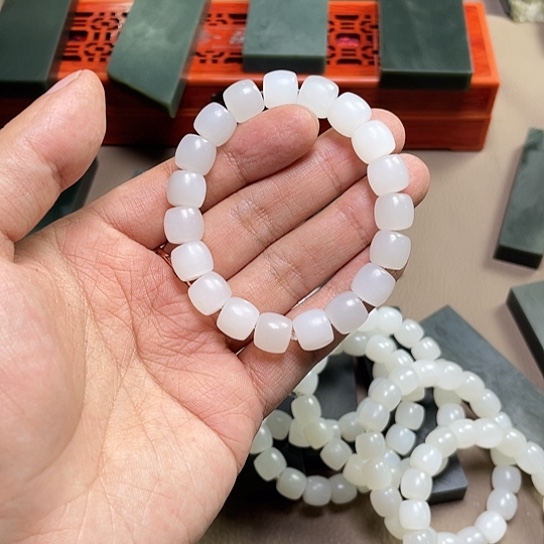 和田玉未镶嵌手链