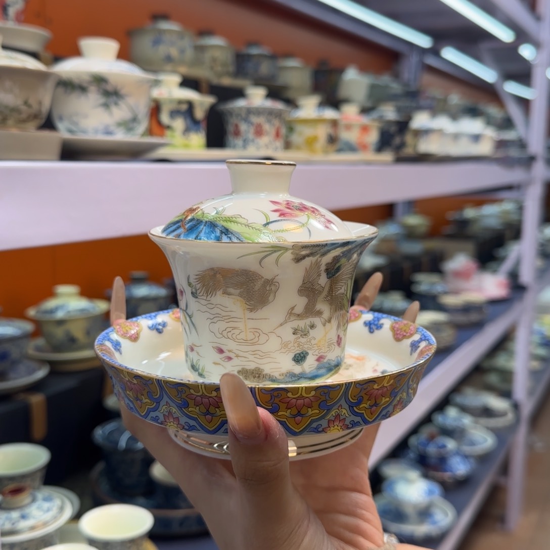 我在外面吃饭呢你在哪