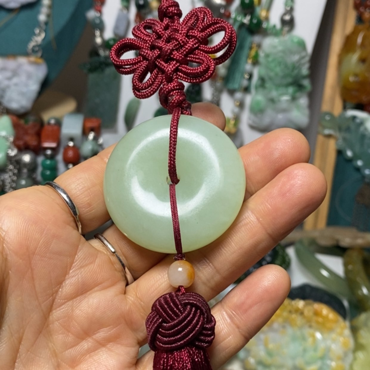 【闪购商品】翡翠吊坠(赠链)未镶嵌月****娘