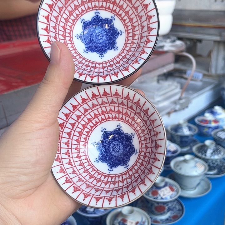 青花釉下彩杯子，2个