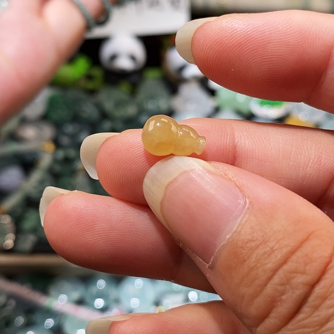 翡翠未镶嵌颈饰通孔葫芦