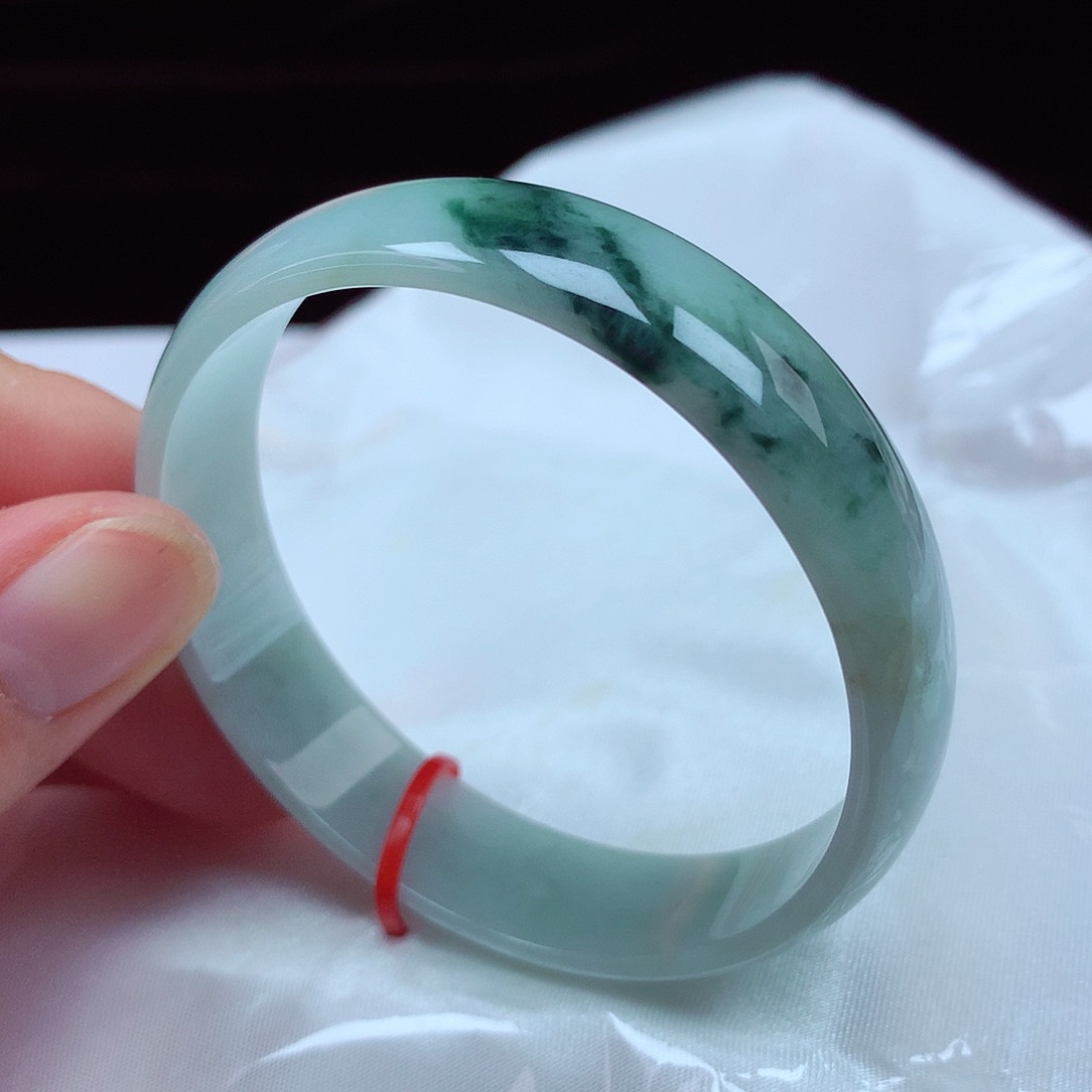 翡翠手镯未镶嵌53圈