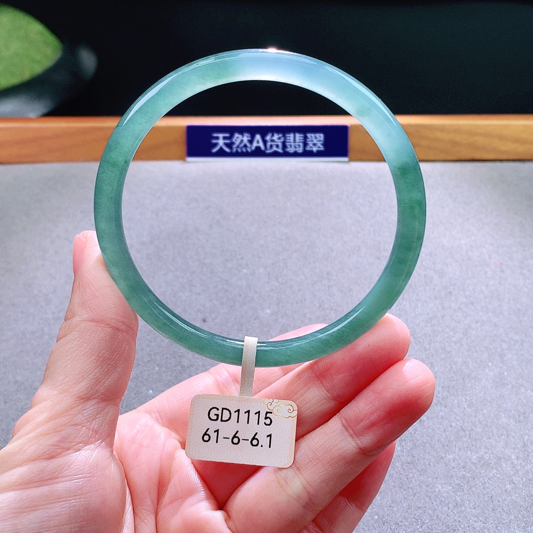 未镶嵌手镯翡翠天然翡翠手镯a货 