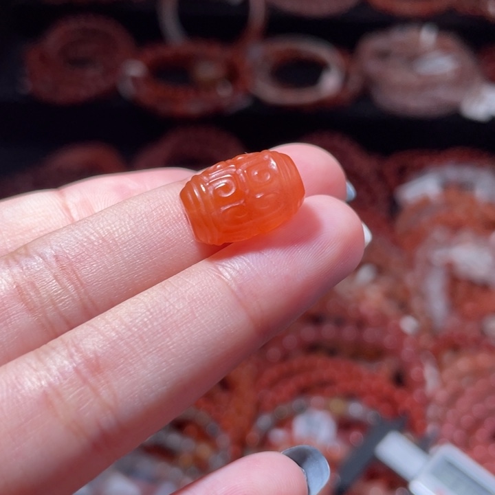 南红玛瑙未镶嵌回纹桶珠1986