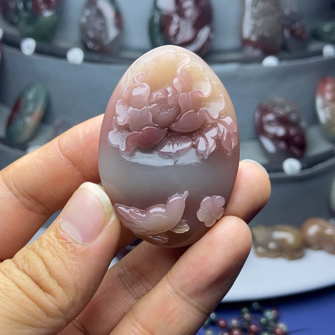 一***动玛瑙/玉髓未镶嵌颈饰