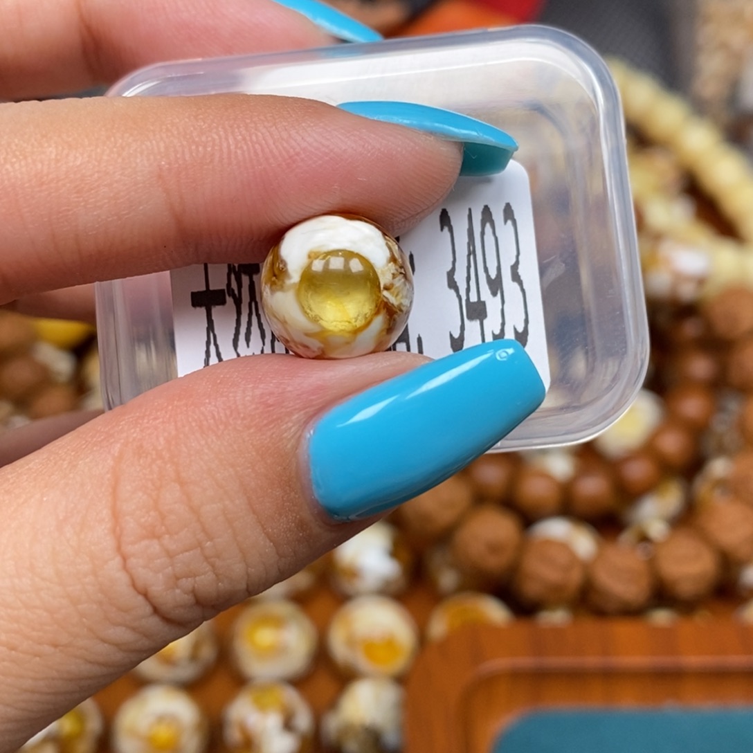 蜜蜡未镶嵌珠宝奇石3493