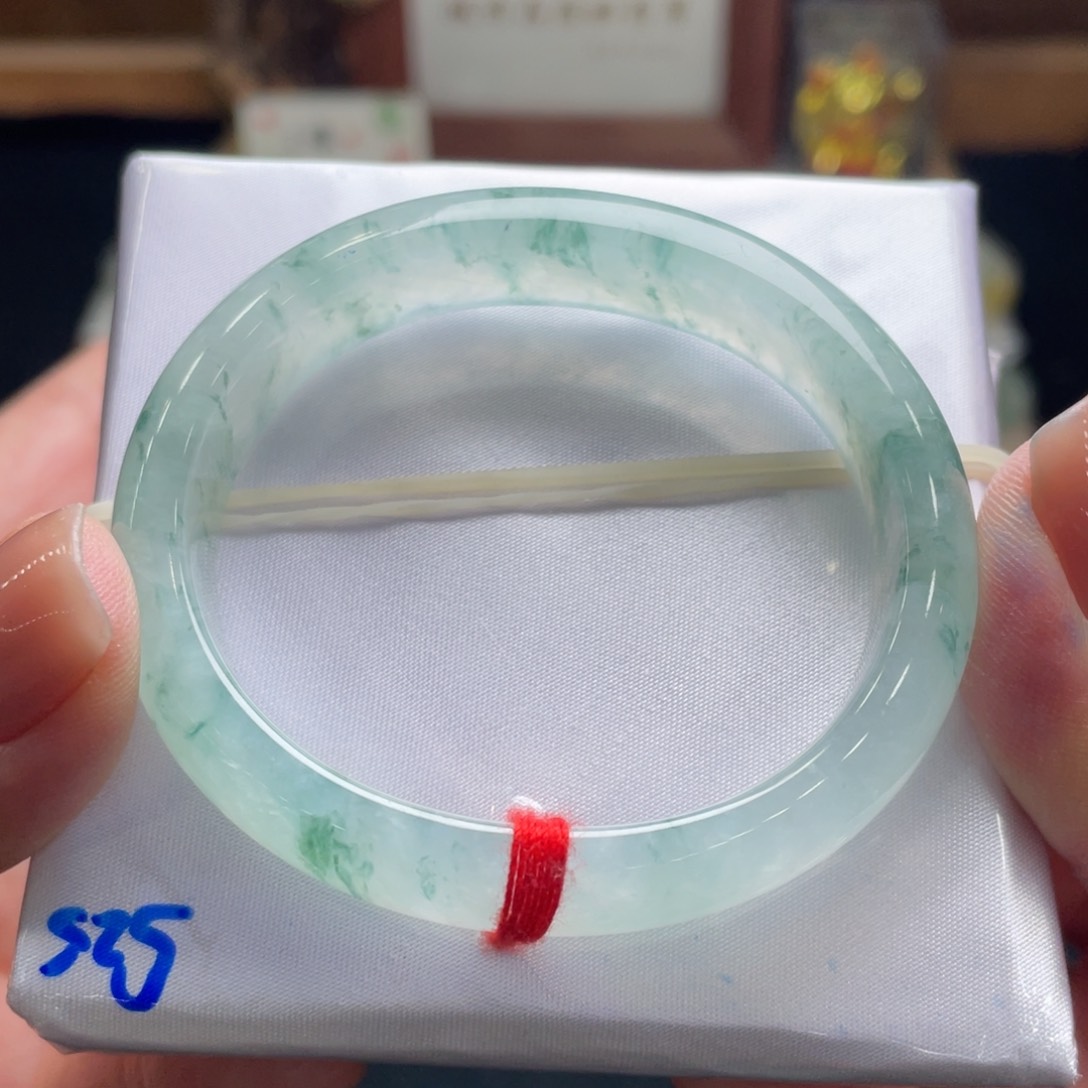 翡翠手镯未镶嵌翡翠52贵妃有纹裂