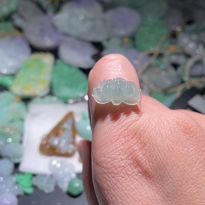 颈饰未镶嵌翡翠天