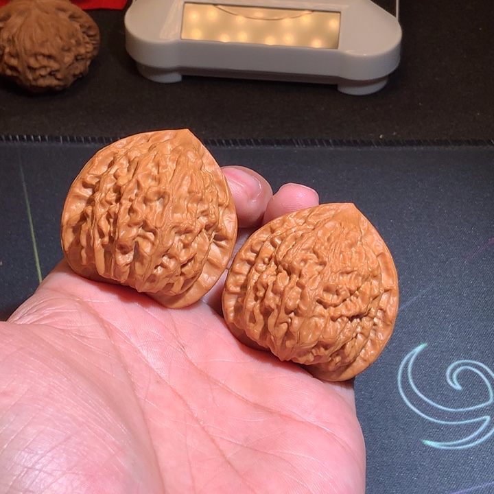 文玩核桃把件打底款高端金牛狮子头文玩核桃