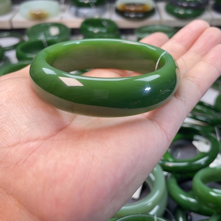 和田玉（碧玉）手镯未镶嵌