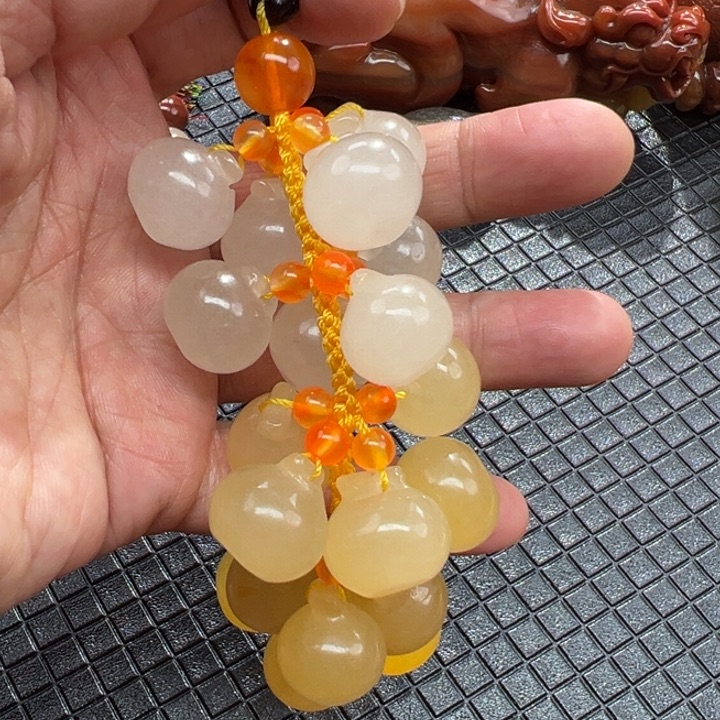 石英质玉（黄龙玉）颈饰未镶嵌