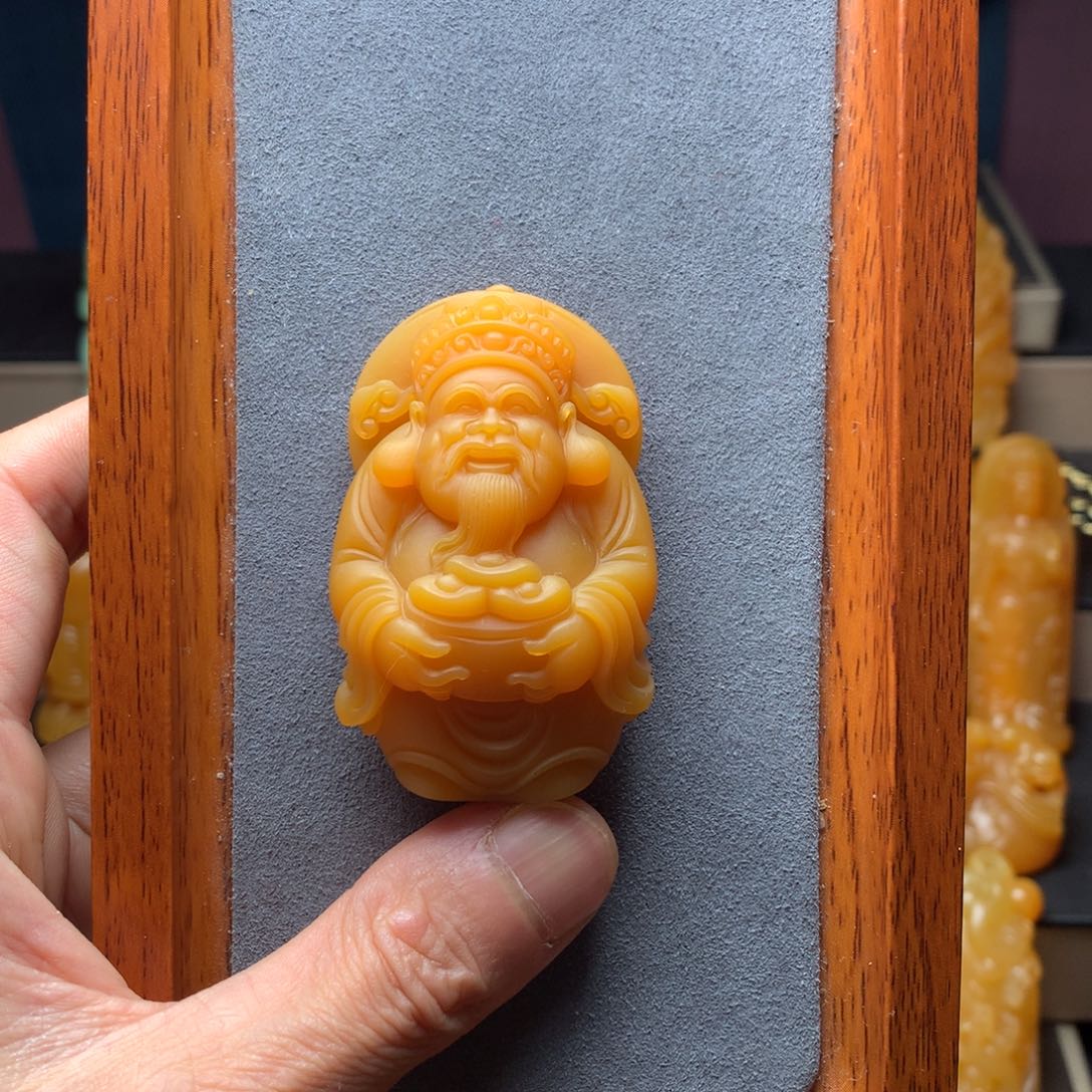 石英质玉配饰未镶嵌人**梦