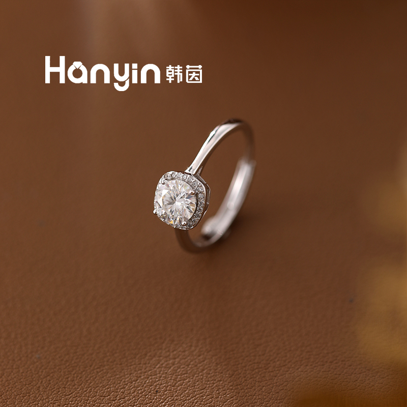 925银莫桑石戒指 1克拉莫桑钻气质纯银莫桑方苞开口戒指