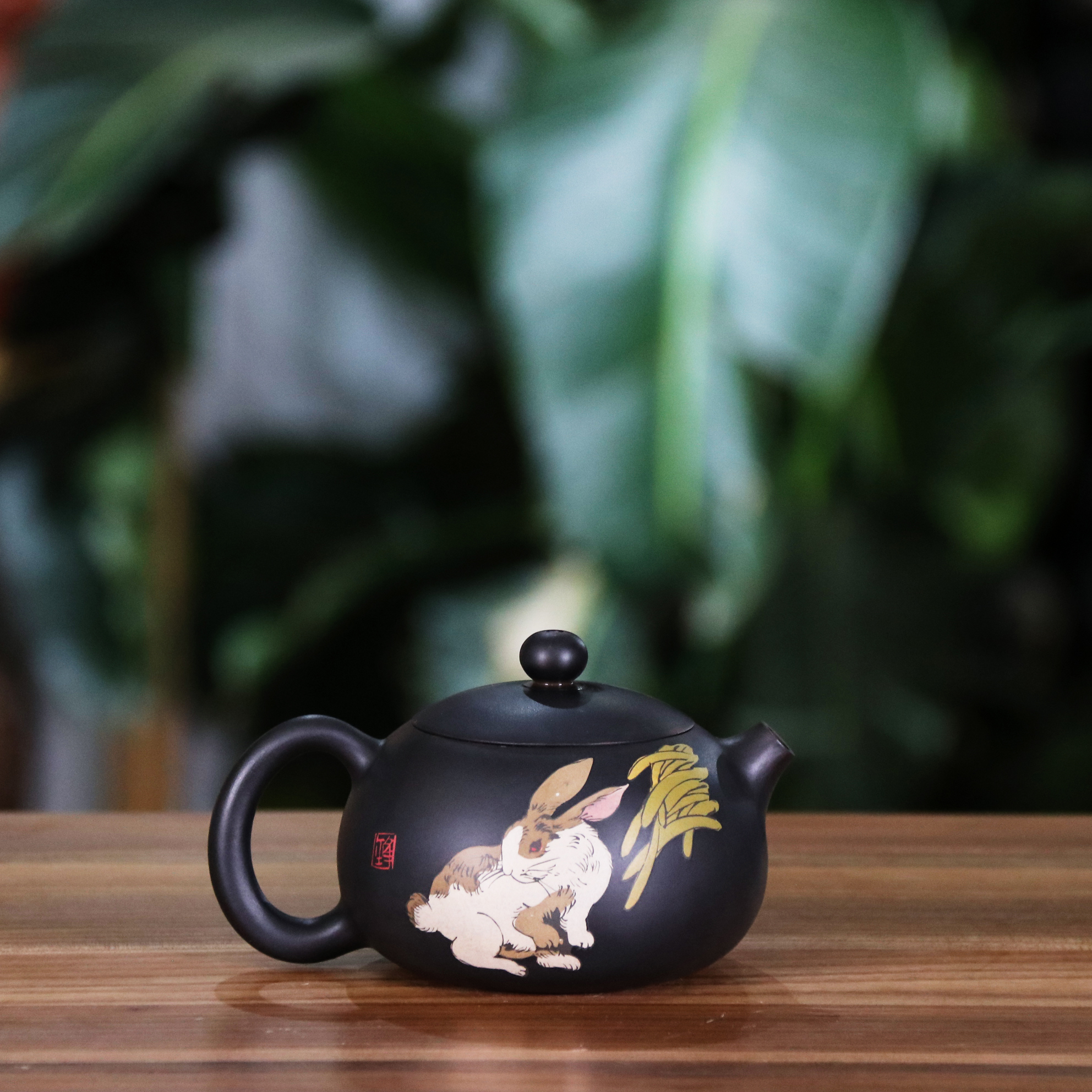 建水紫陶可爱兔壶型不一