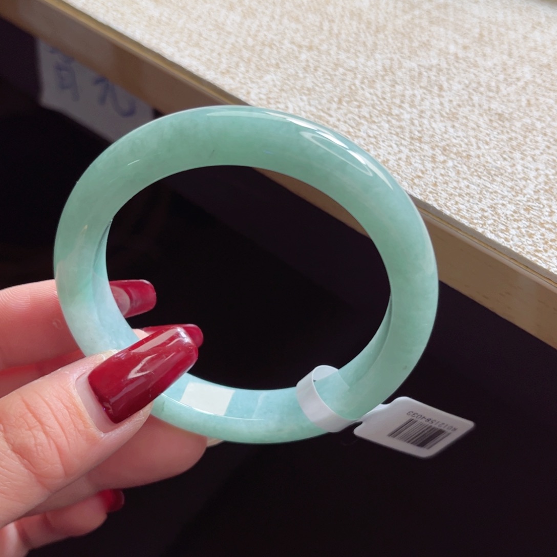 翡翠手镯未镶嵌手镯