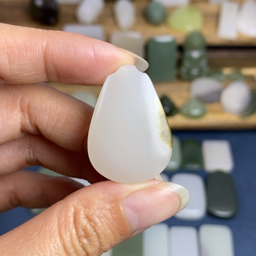 【闪购商品】和田玉颈饰未镶嵌远***?