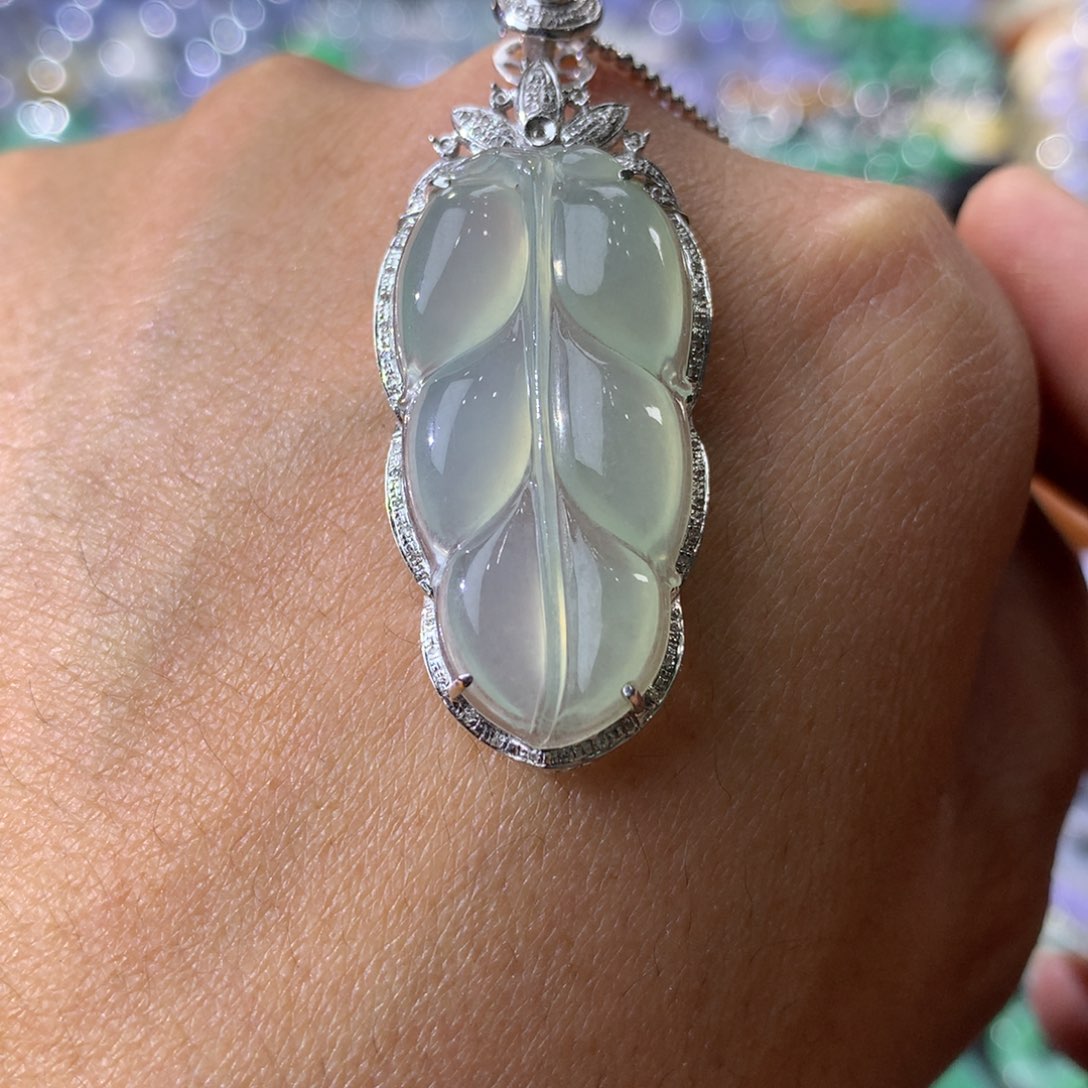 翡翠吊坠(不含链)18K金镶嵌