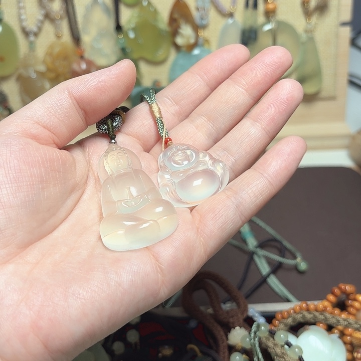 亦***余蛇纹石玉未镶嵌颈饰