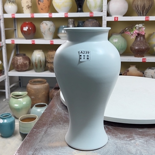 瓶陶瓷精品摆件摆件。高33口11。239
