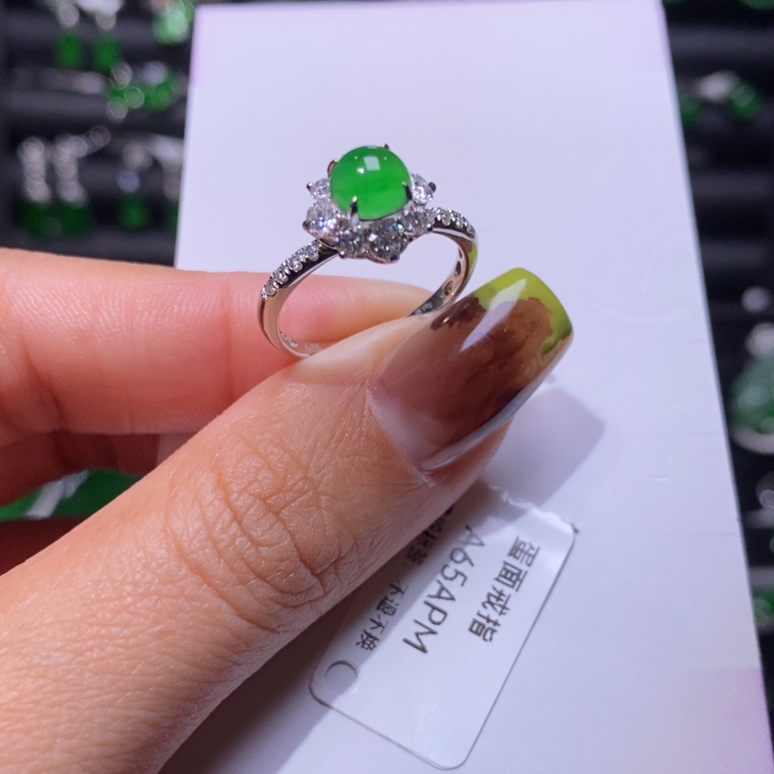 翡翠戒指18K金镶嵌蛋面戒指