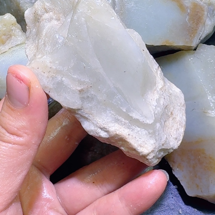 和田玉未镶嵌珠宝半成品