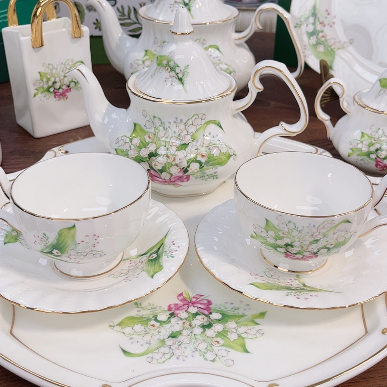 【闪购商品】瓷片一壶2杯碟———————-