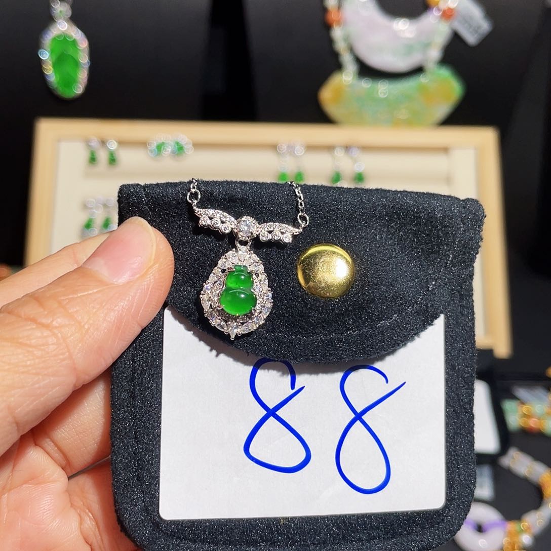 翡翠颈饰银S925镶嵌葫芦