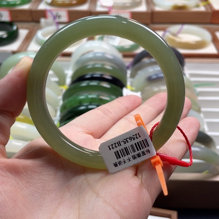 【闪购商品】和田玉（糖玉）手镯未镶嵌112 56.57